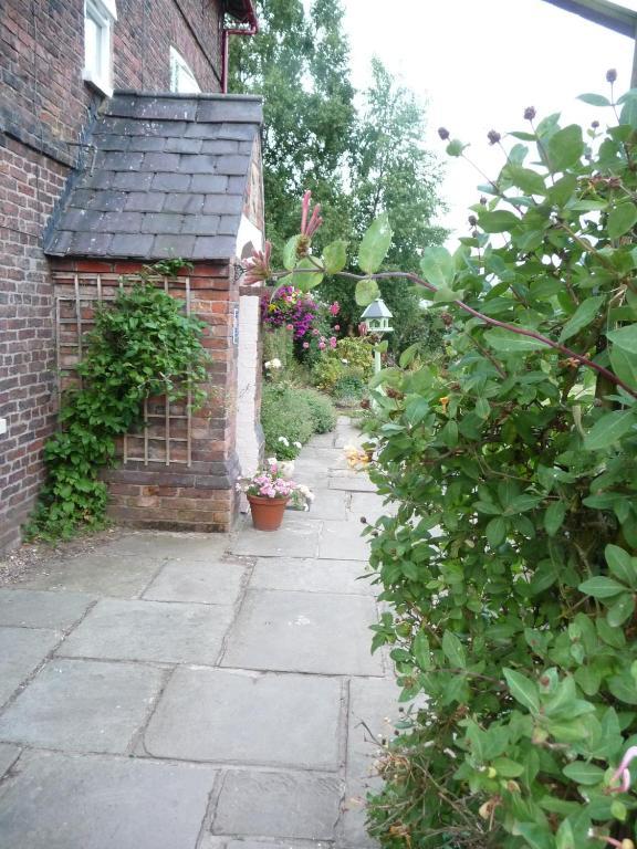 Birtles Farm 3*